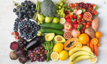 Healthy,Eating,Concept,,Assortment,Of,Rainbow,Fruits,And,Vegetables,,Berries,