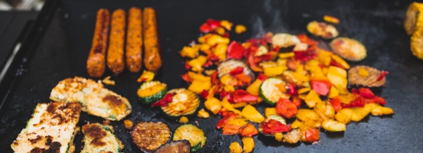 Barbecue veggie : quelles alternatives aux merguez et chipolatas pour un repas convivial et sain ?