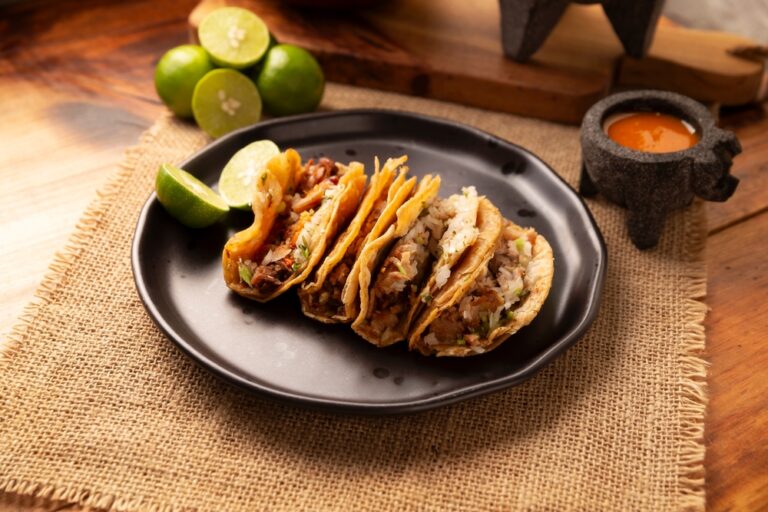 Suadero,Tacos.,Fried,Chopped,Meat,In,A,Mini,Corn,Tortilla.