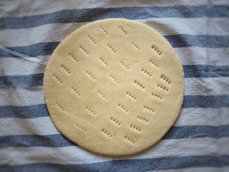 A,Traditional,Algerian,Galette,Bread,"kessra",Made,Specially,With,Semolina,oil