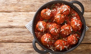 Boulettes de viande dans un plat