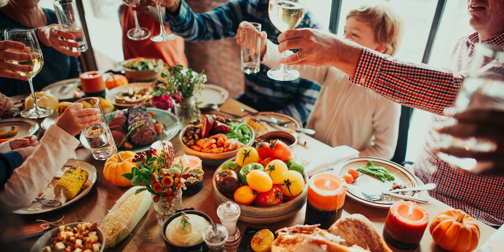 table d'un repas de fête convivial