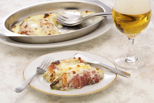 endives au jambon dans assiette