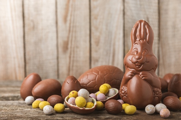 lapin et oeufs en chocolat